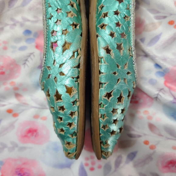 JIMMY CHOO ๐ฆ vintage peacock metallic cosmic stars cut out square toe flats ๐ฆ - Picture 4 of 15